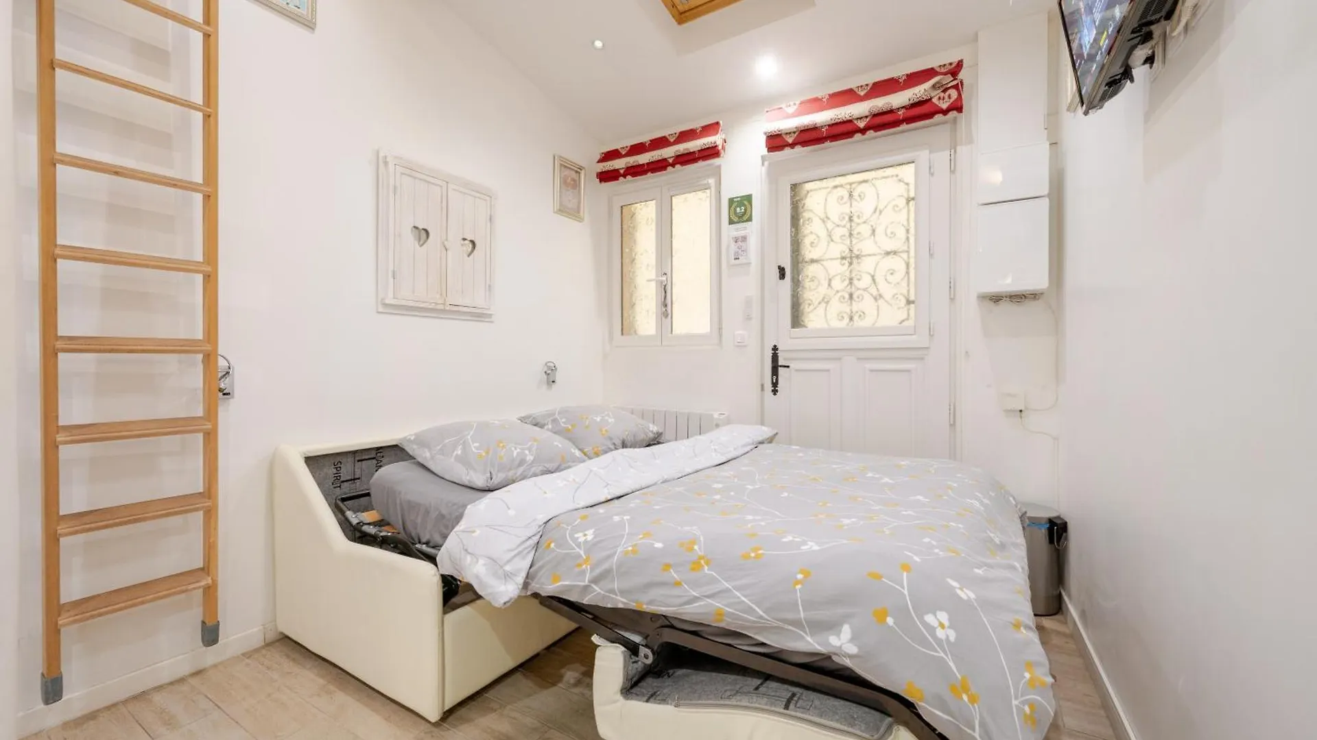 Apartamento Superb Tiny House In Heart Of Paris 1St!
