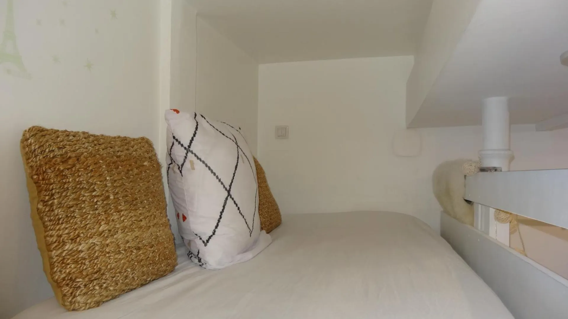 Apartamento Superb Tiny House In Heart Of Paris 1St!