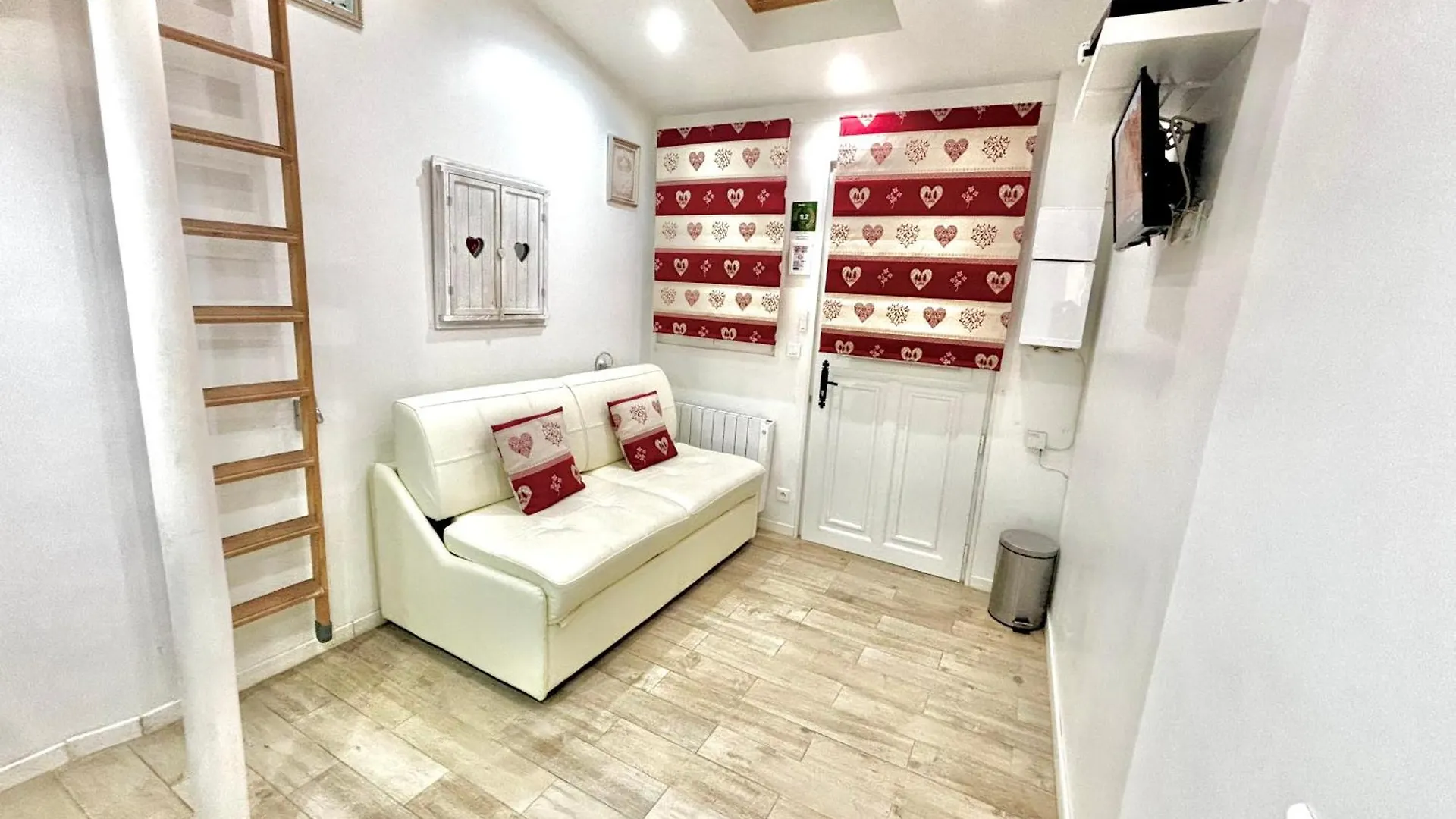 Apartamento Superb Tiny House In Heart Of Paris 1St!